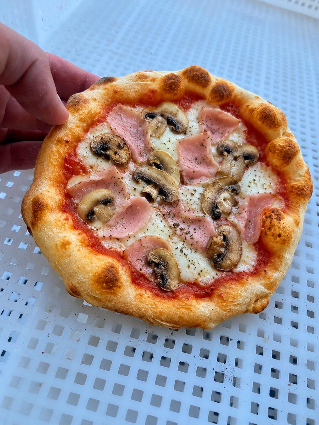 Monthly Special mini pizza with cooked ham and mushrooms